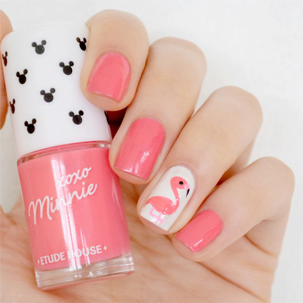 рисунок фламинго на ногтях