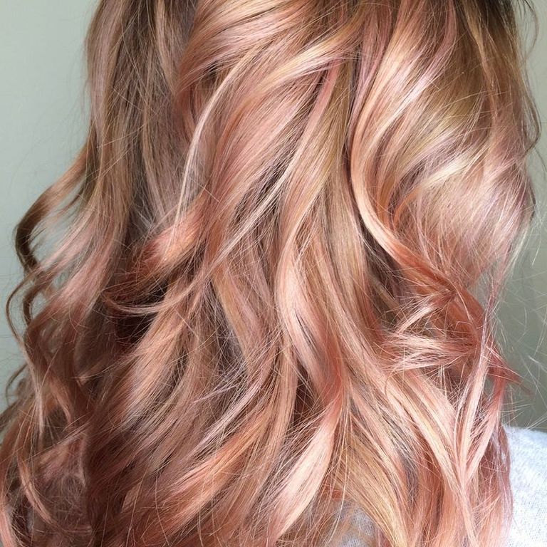 золотисто-розовый цвет волос