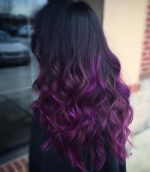 темно-фиолетовое омбре на черных волосах
